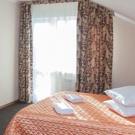 Veles Hotel Brovary Ngoại thất bức ảnh