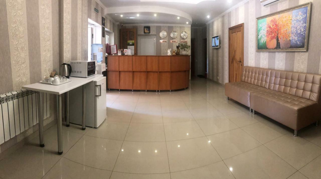 Veles Hotel Brovary Ngoại thất bức ảnh