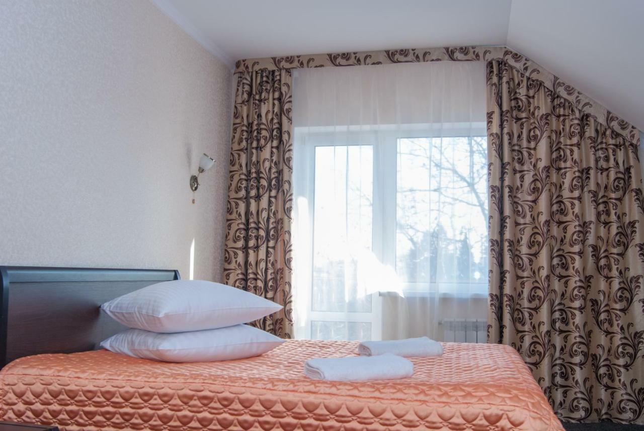 Veles Hotel Brovary Ngoại thất bức ảnh