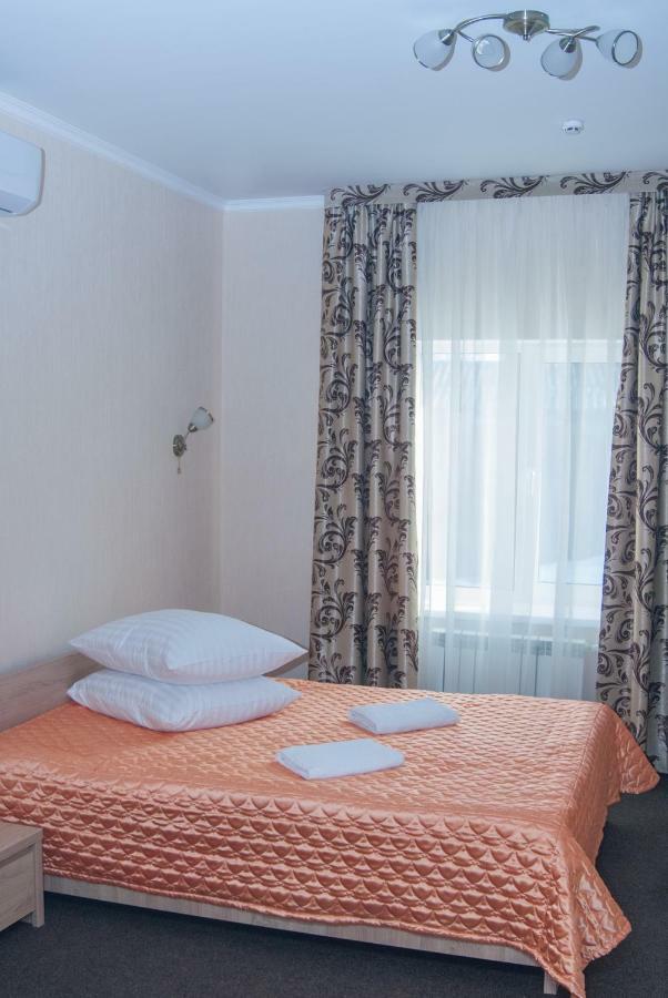Veles Hotel Brovary Ngoại thất bức ảnh