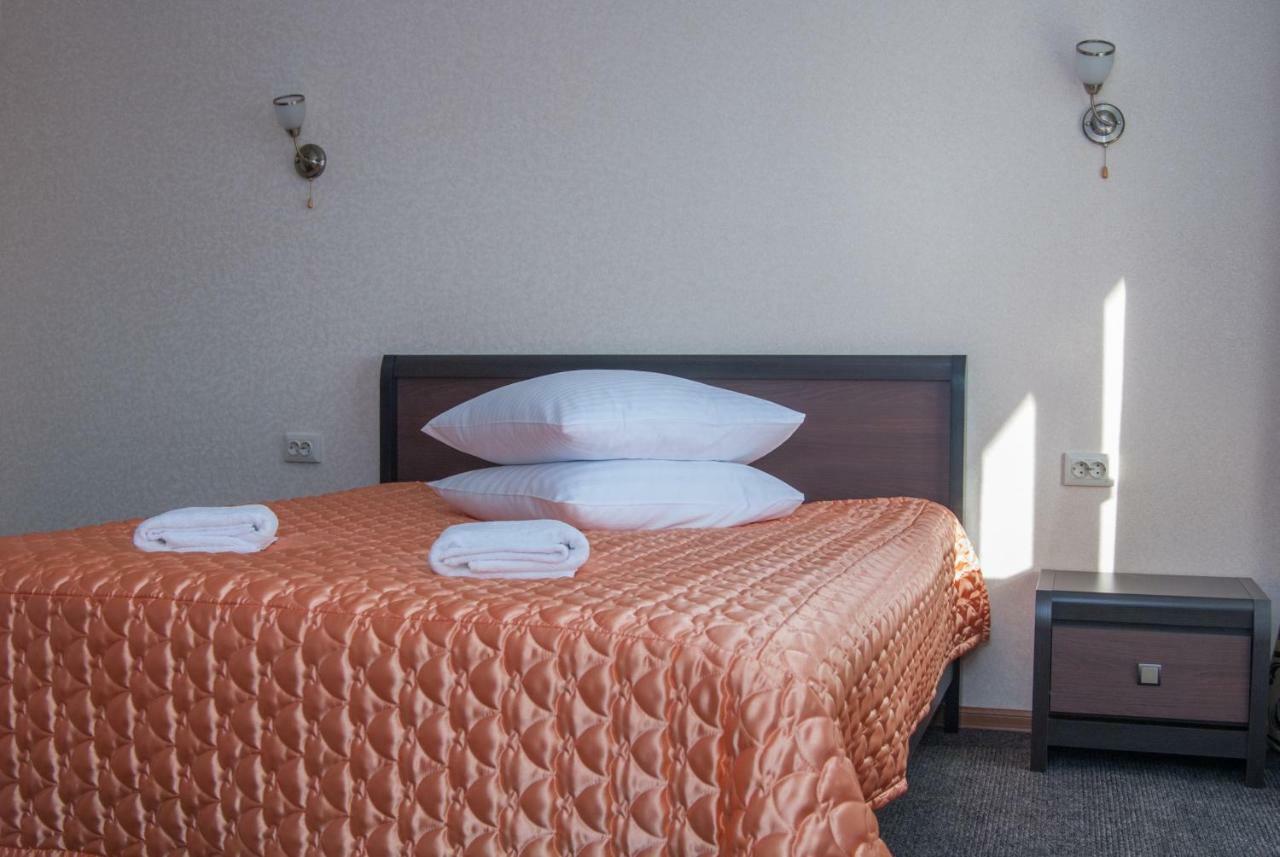 Veles Hotel Brovary Ngoại thất bức ảnh